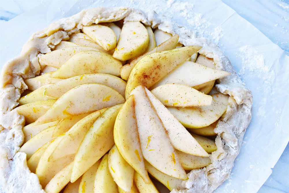 Crostata recipe: Arrange Pears