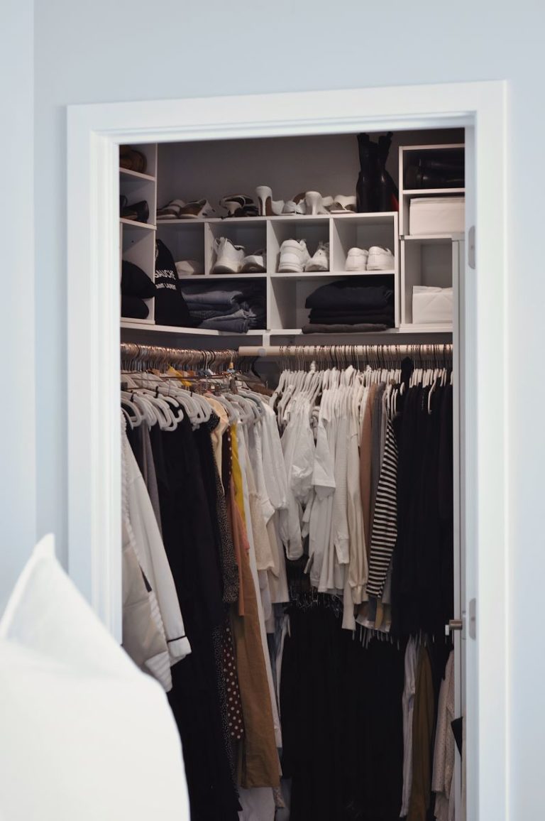 Rental Friendly Closet Hack | Getting my Sh*t Together in my New Closet