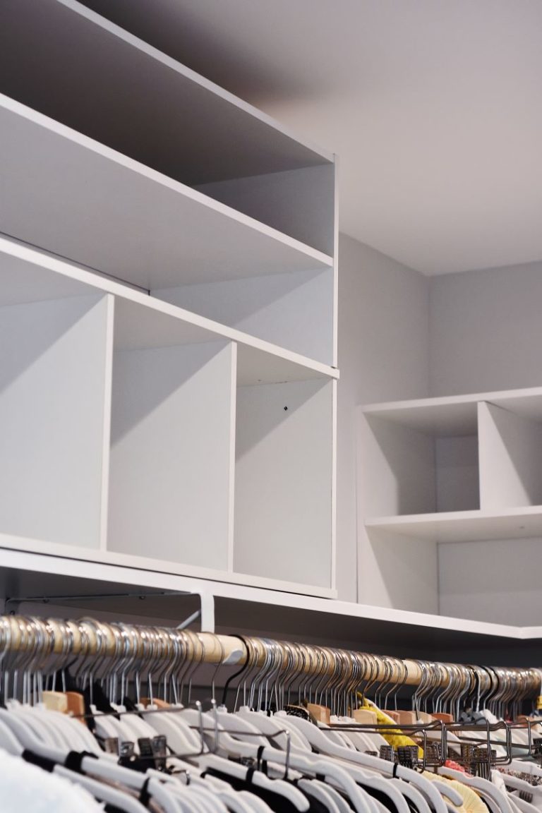 Rental Friendly Closet Hack | Getting my Sh*t Together in my New Closet